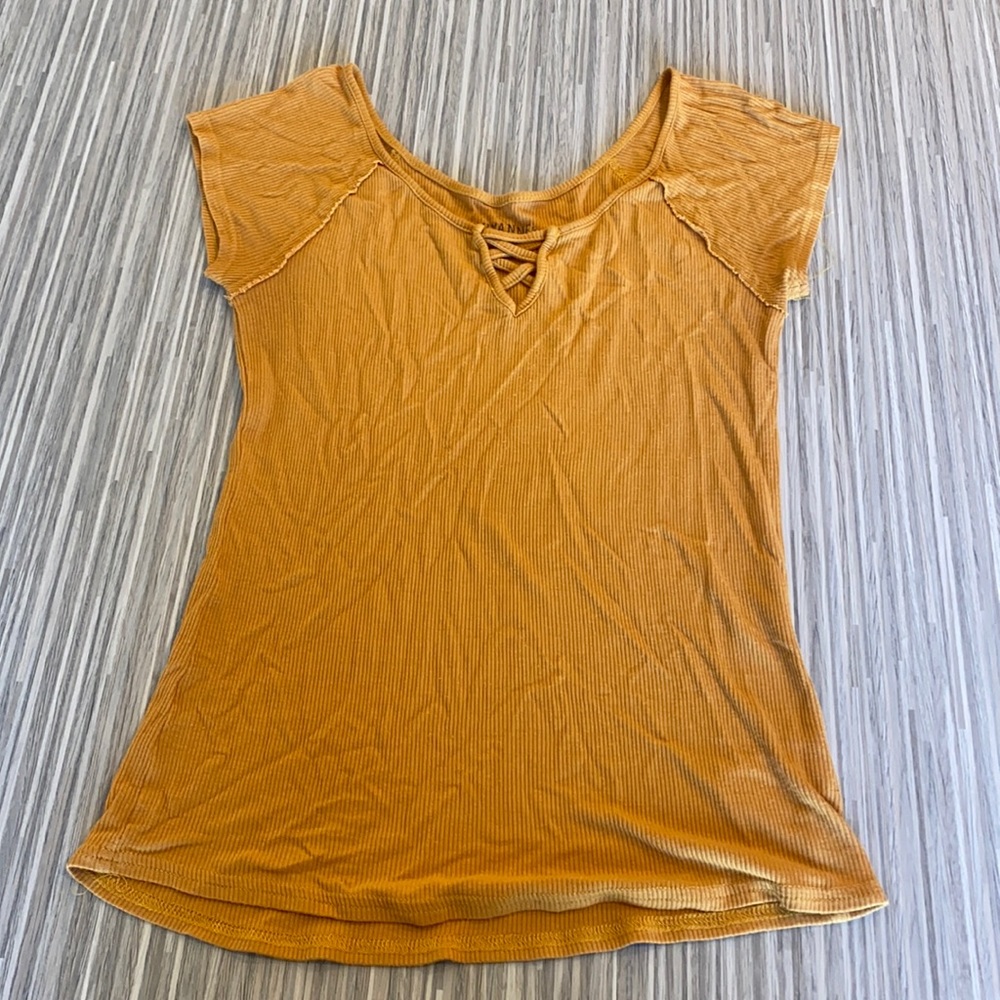 Women’s medium gold shirt